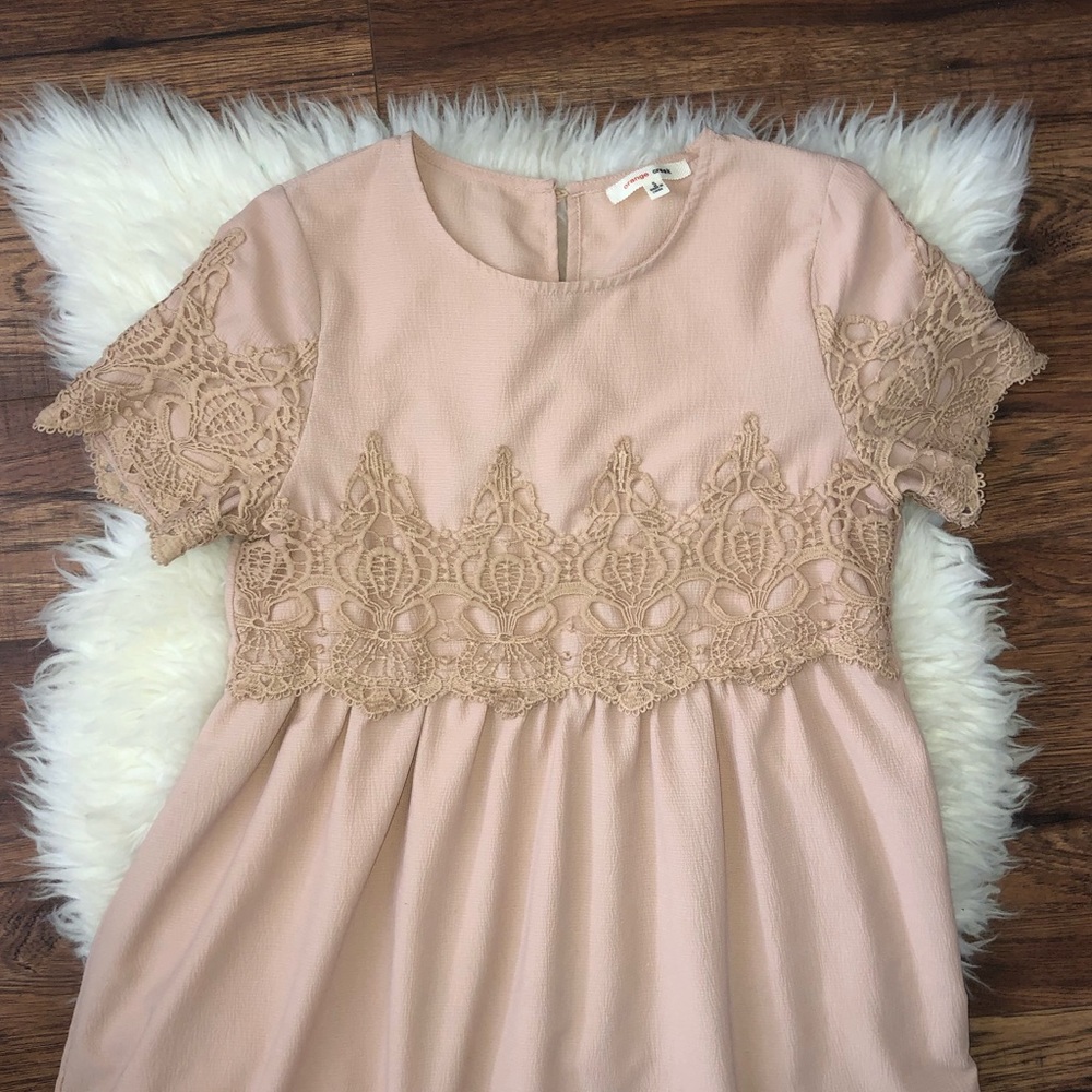 👗Lace dress size small👗